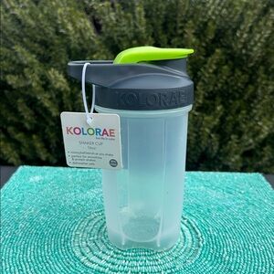 Kolorae Shaker Cup with Green Lid-brand new/never used with a tag.